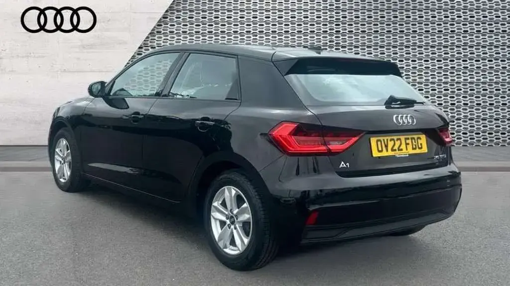 Used Audi A1 Design 95 HP (69 kW) 2022 Black SUV