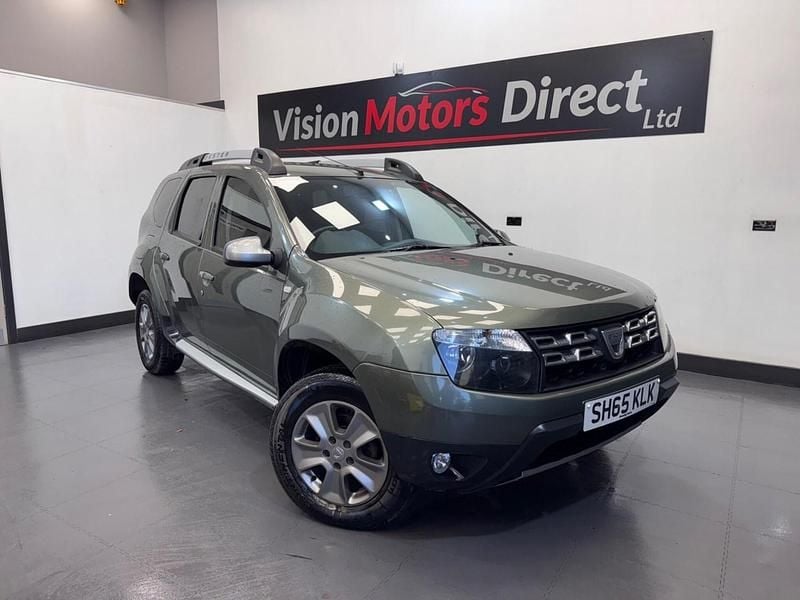Green Used 2015 Dacia Duster Lauréate Hatchback | £4,940 (Fair price) - Image 1/4