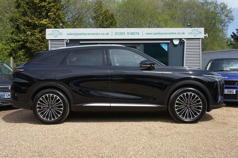 New Omoda 9 537 HP (394 kW) 2025 Black SUV