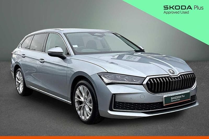 Used Skoda Superb SE L 190 HP (139 kW) 2024 Pebble silver metallic Estate