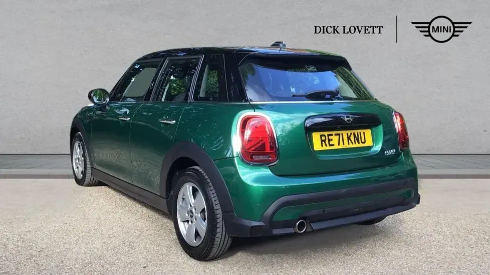 Używany Mini Cooper Classic 134 KM (98 kW) 2022 Zielony Hatchback