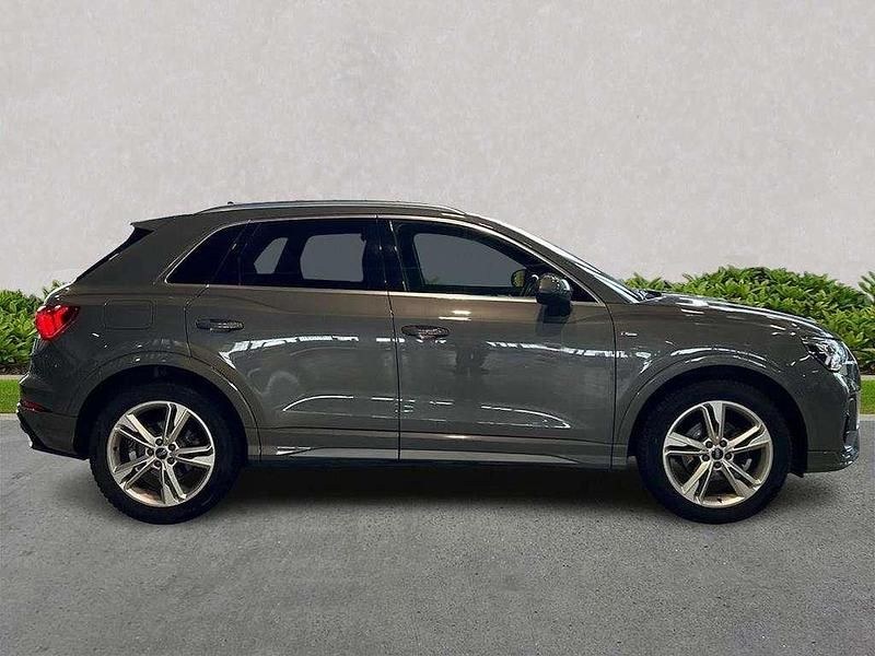 Usado Audi Q3 Comfort 150 CV (110 kW) 2021 Gris SUV