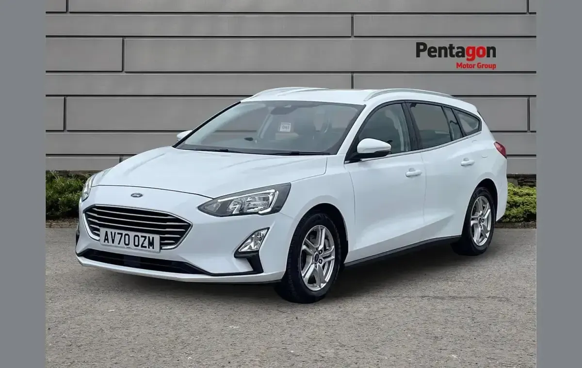 Used Ford Focus Zetec 120 HP (88 kW) 2021 White Estate