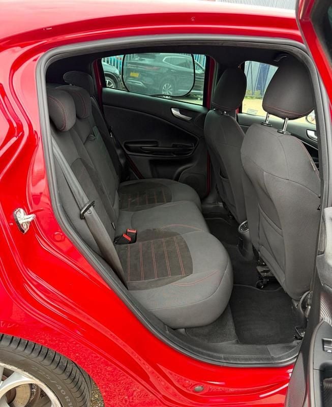 Used Alfa Romeo Giulietta Edizione Speciale 2016 Red Hatchback