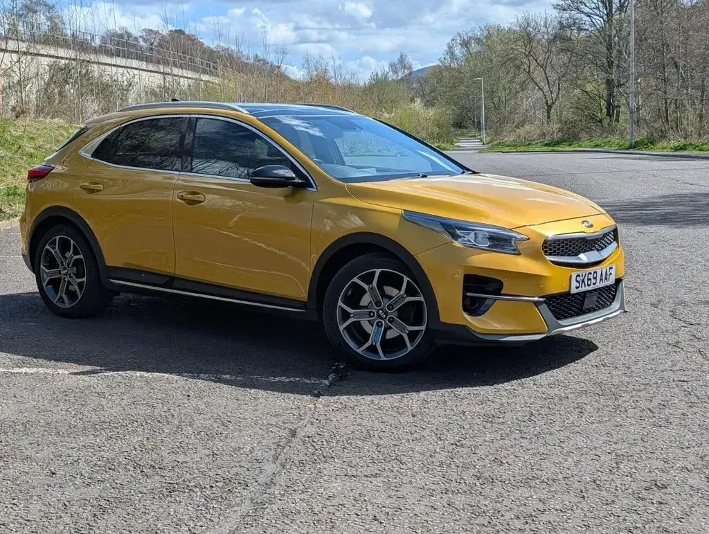 Used Kia XCeed First Edition 138 HP (101 kW) 2019 Yellow SUV