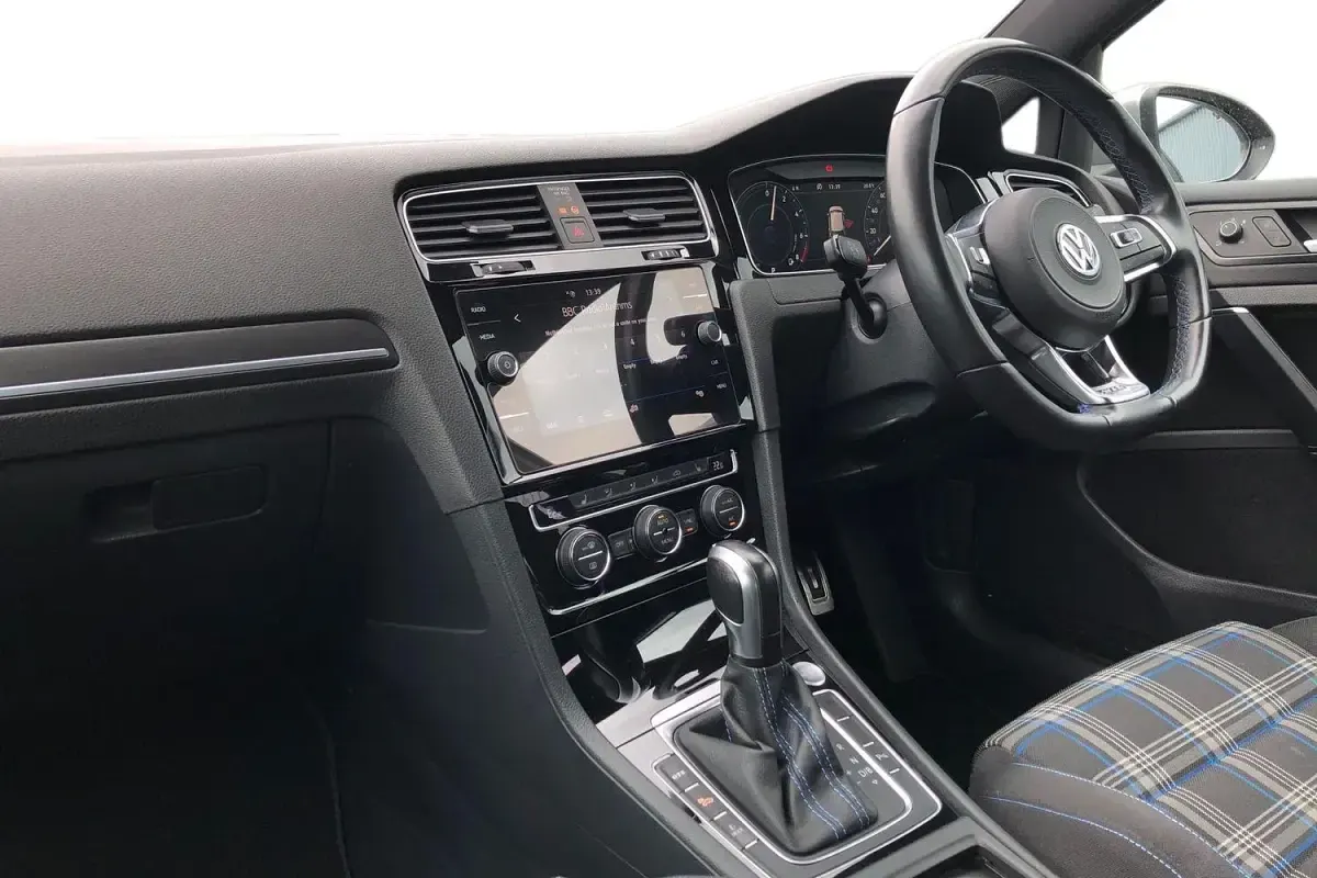 Used VW Golf VII Advance 204 HP (150 kW) 2020 Silver Hatchback