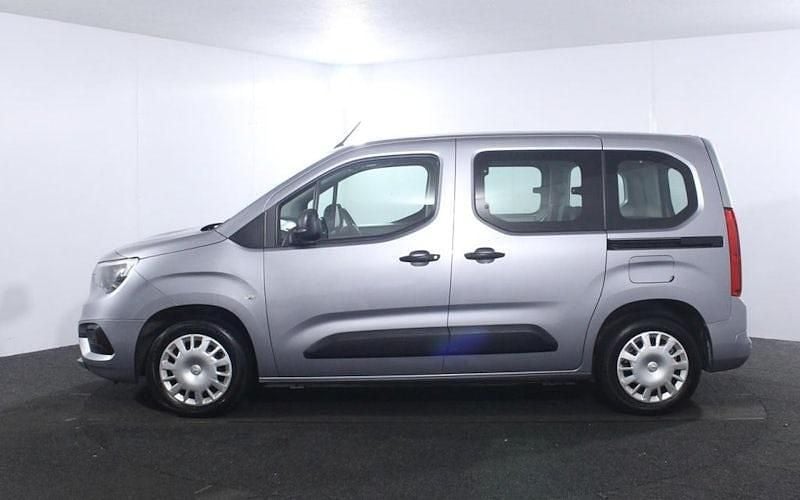 Used Vauxhall Combo Design Edition 110 HP (80 kW) 2019 Grey MPV