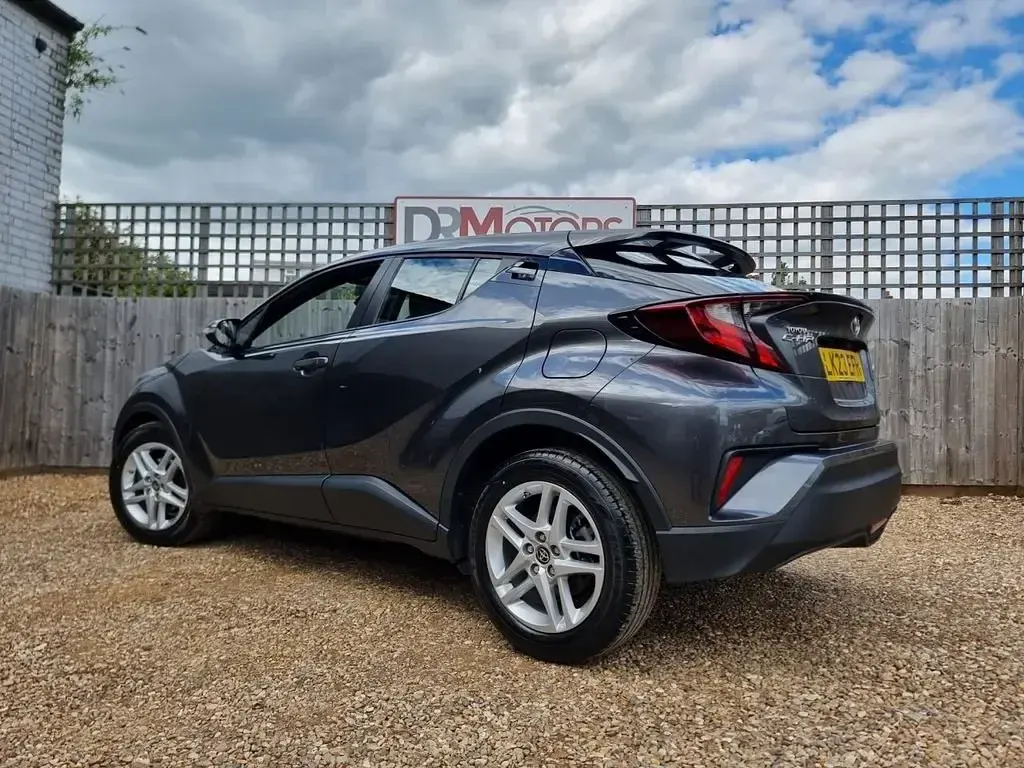 Gebraucht Toyota C-HR 122 PS (89 kW) 2023 Grau SUV