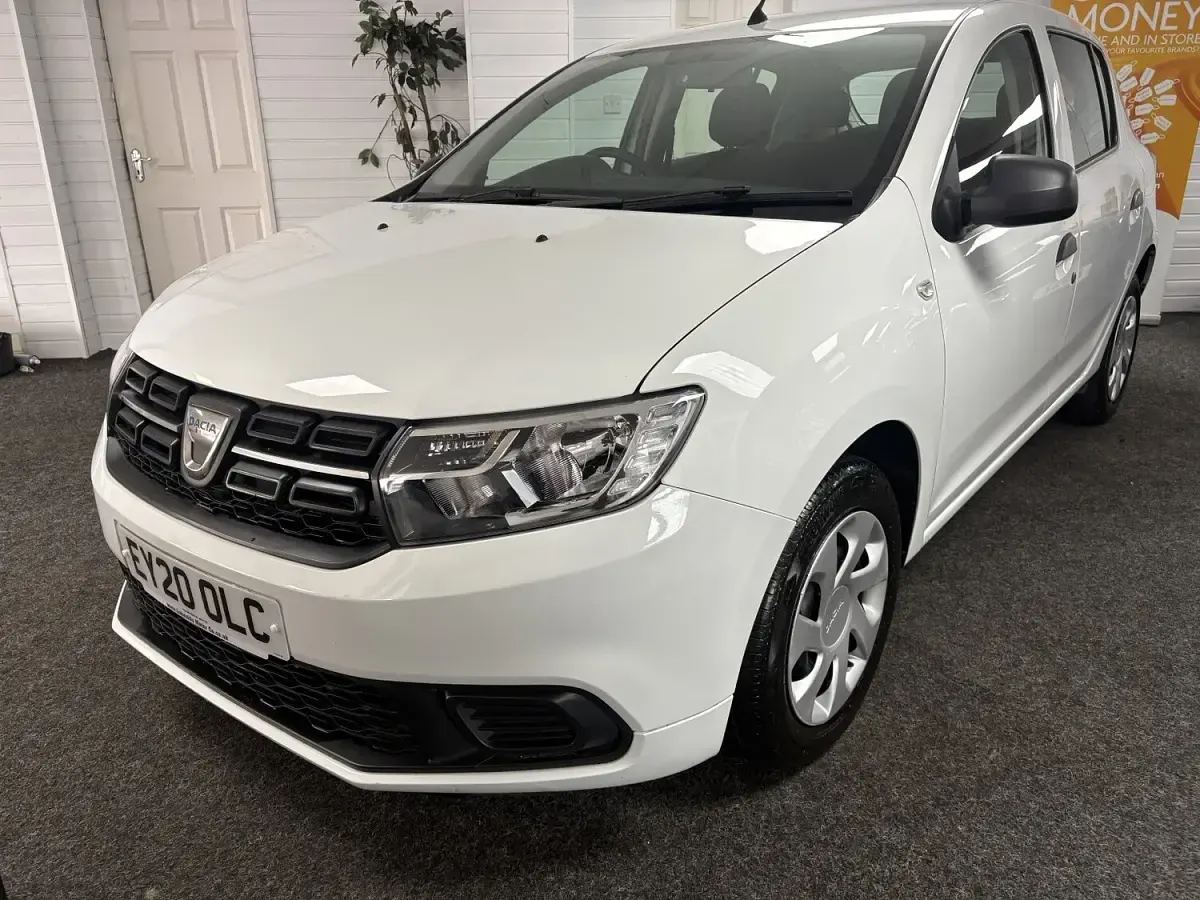 Used Dacia Sandero Essentiel 91 HP (66 kW) 2020 White Hatchback