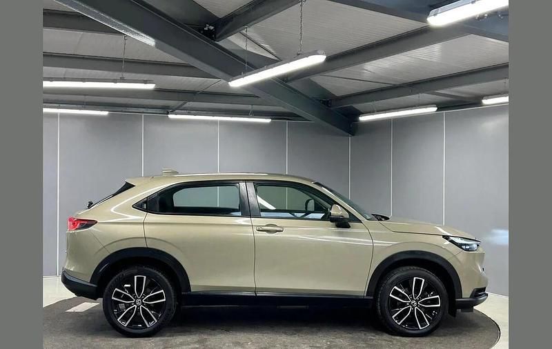 Used Honda HR-V Advance 128 HP (94 kW) 2023 Beige SUV