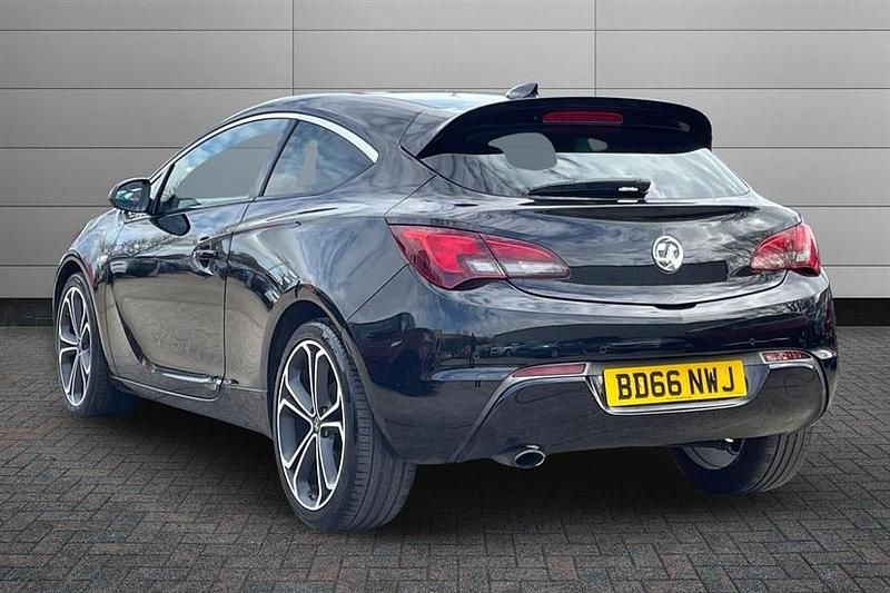 Used Vauxhall Astra GTC Edition 140 HP (102 kW) 2016 Black Coupe