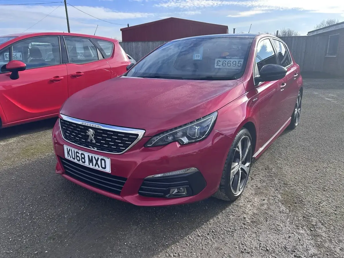Used Peugeot 308 GT-line 2018 Red Hatchback
