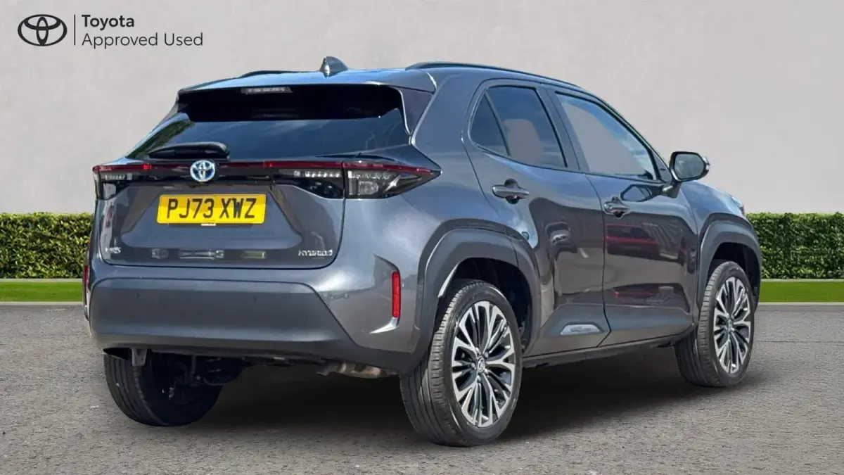 Used Toyota Yaris Cross 116 HP (85 kW) 2023 Decuma grey SUV
