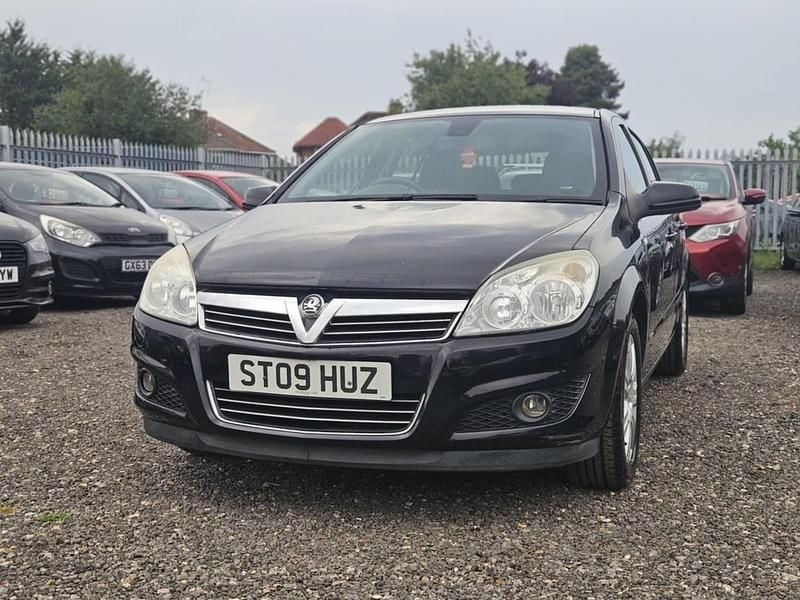 Black Used 2009 Vauxhall Astra Elite Hatchback | £995 (Super price) - Image 1/4