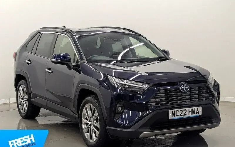 Second-hand Toyota RAV4 218 CP (160 kW) 2025 SUV