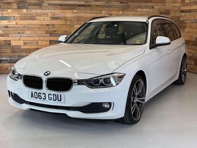 Begagnad BMW 320 Efficient Dynamics 161 HK (118 kW) 2014 Vit Kombi