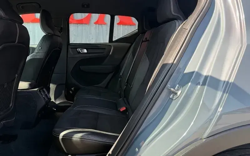 Used Volvo XC40 R-Design 163 HP (119 kW) 2021 SUV