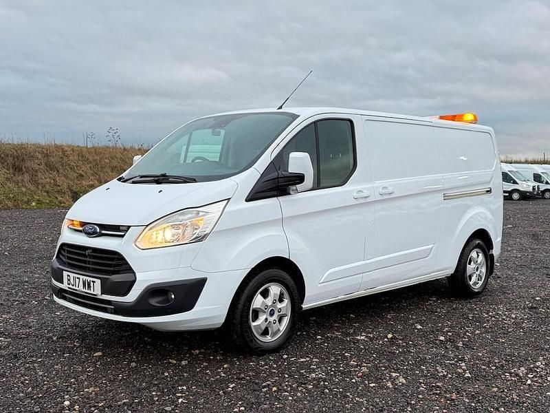 Used Ford Transit Custom Limited 130 HP (95 kW) 2017 White Van