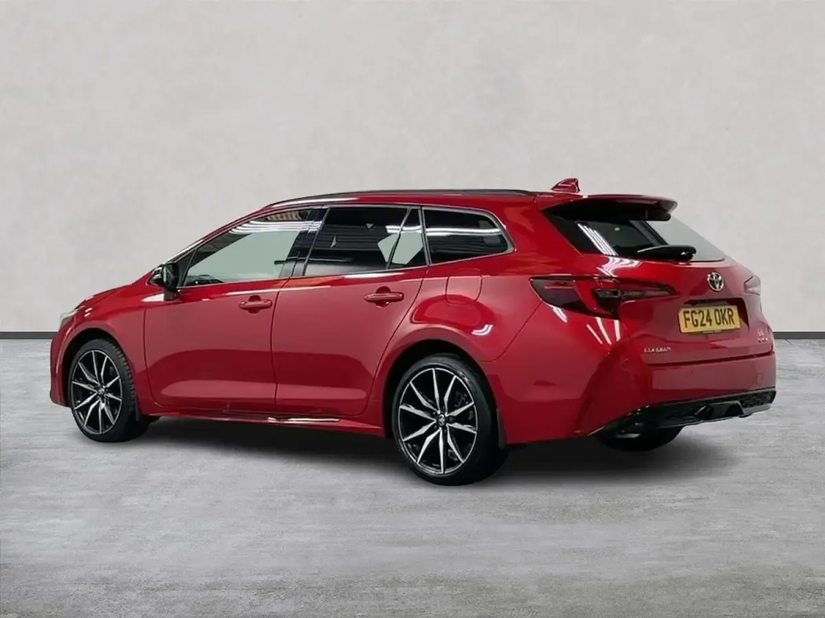 Usado Toyota Corolla Sport 2024 Vermelho Carrinha