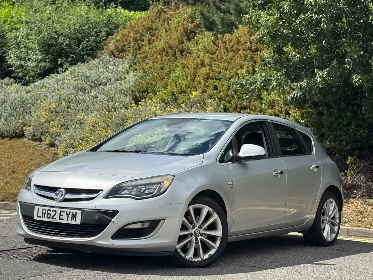 Used Vauxhall Astra 165 HP (121 kW) 2012 Silver Hatchback