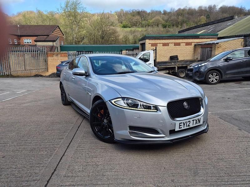Begagnad Jaguar XF Luxury 2012 Silver Sedan