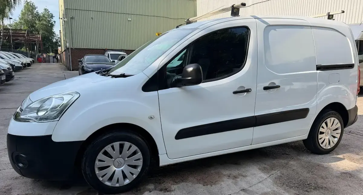 Used Citroën Berlingo 75 HP (55 kW) 2015 White MPV