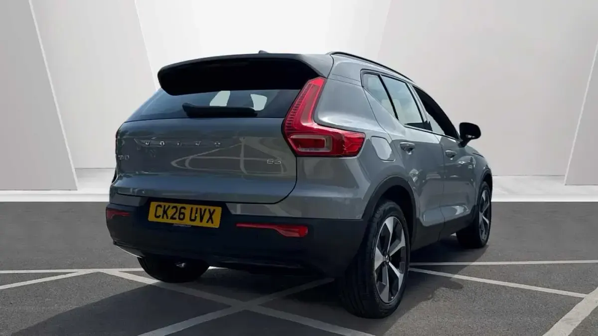 Used Volvo XC40 Plus 161 HP (118 kW) 2026 Silver SUV