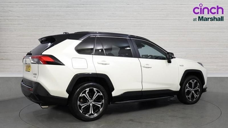 Used Toyota RAV4 Hybrid 306 HP (225 kW) 2021 Bitone  white/black SUV