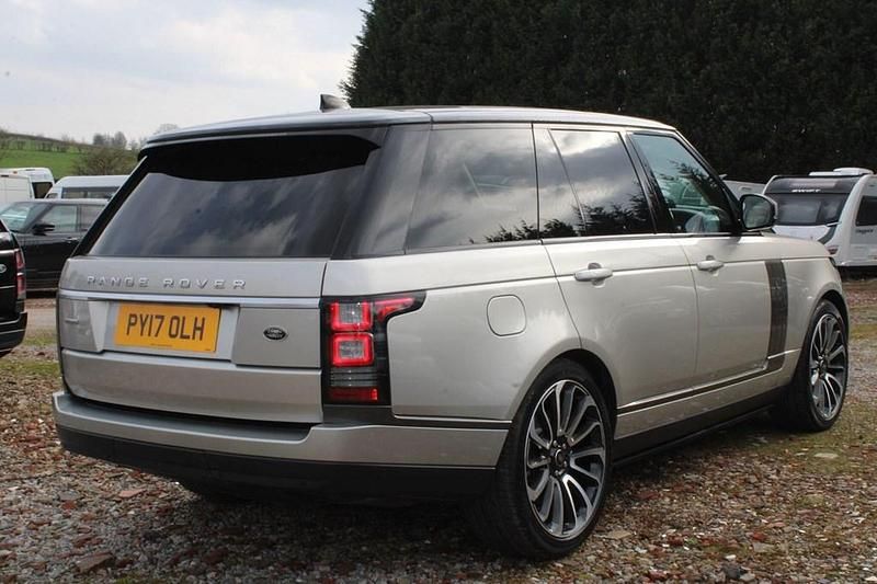 Used Land Rover Range Rover Autobiography 339 HP (249 kW) 2017 Gold SUV