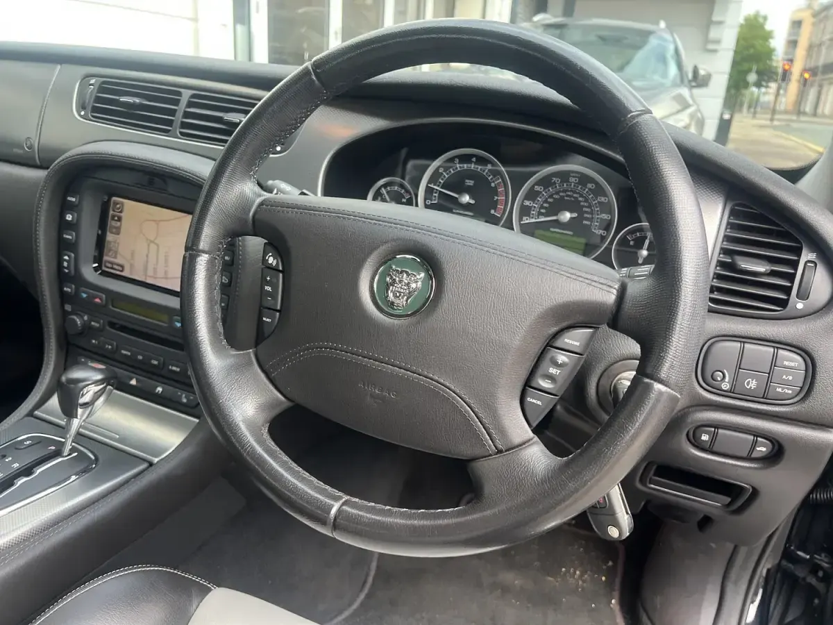 Used Jaguar S-Type R 298 HP (219 kW) 2005 Black Sedan