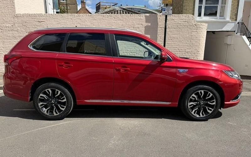 Used Mitsubishi Outlander P-HEV 203 HP (149 kW) 2018 Estate