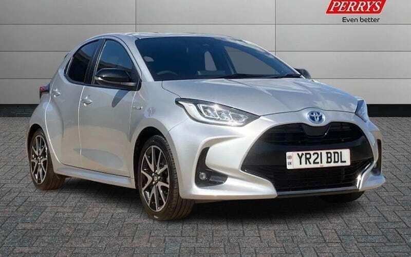 Used 2022 Toyota Yaris Hybrid Sport Hatchback | £13,590 (Super price) - Image 1/4
