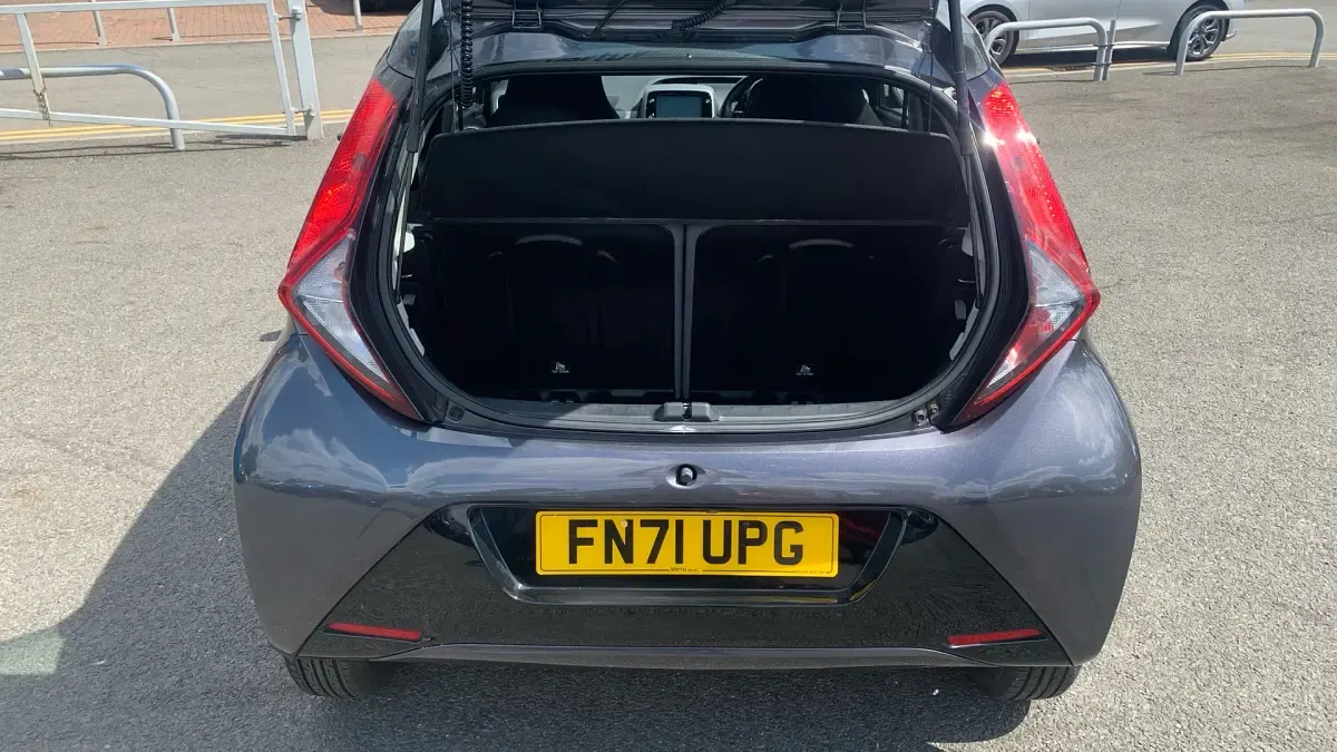 Used Toyota Aygo X-play 72 HP (52 kW) 2021 Grey Hatchback