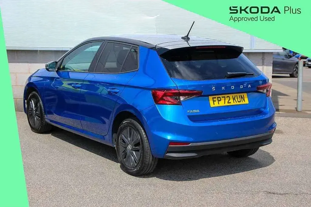 Used Skoda Fabia Colour Edition 94 HP (69 kW) 2023 Race blue metallic black body / magic pearl effect roof Hatchback