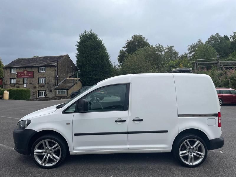 Begagnad VW Caddy Startline 102 HK (75 kW) 2017 Vit Minibuss