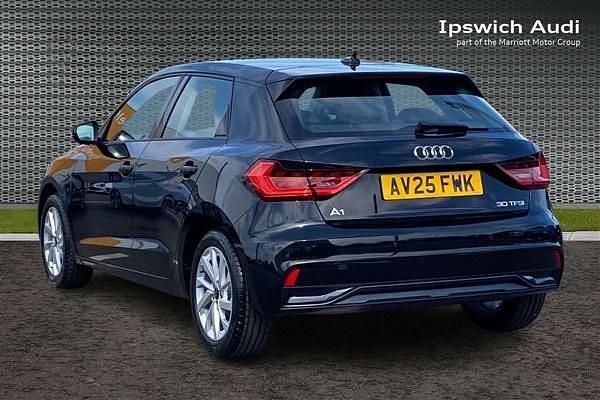 Usado Audi A1 Sport 114 HP (83 kW) 2025 Preto SUV