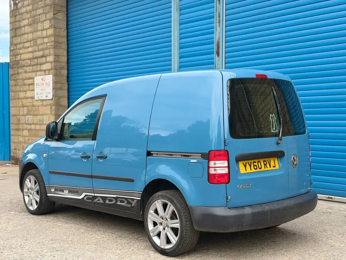 Used VW Caddy 75 HP (55 kW) 2011 Blue MPV