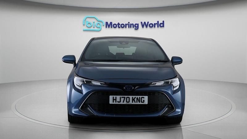 Used Toyota Corolla 121 HP (88 kW) 2020 Blue Hatchback