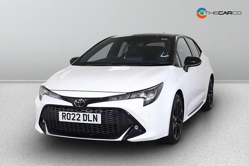 Used Toyota Corolla Sport 122 HP (89 kW) 2022 White Hatchback