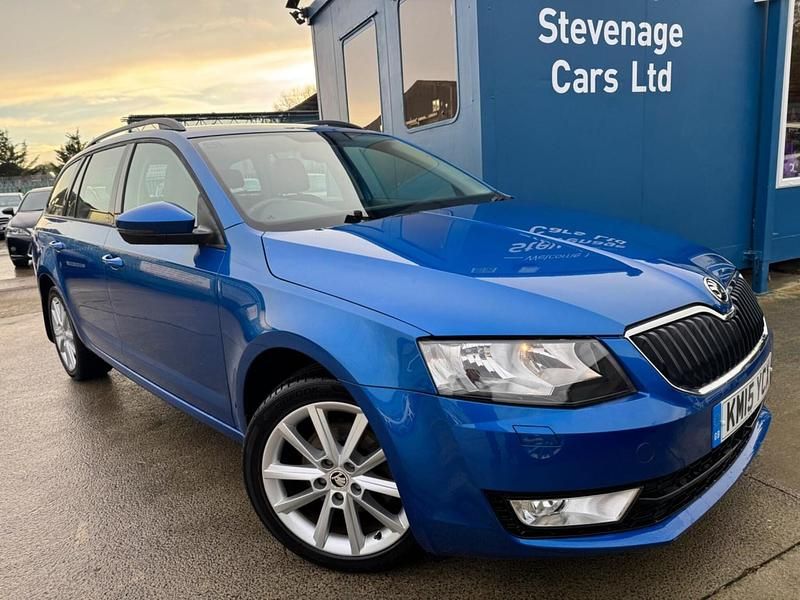 Used Skoda Octavia Elegance 150 HP (110 kW) 2015 Blue Estate