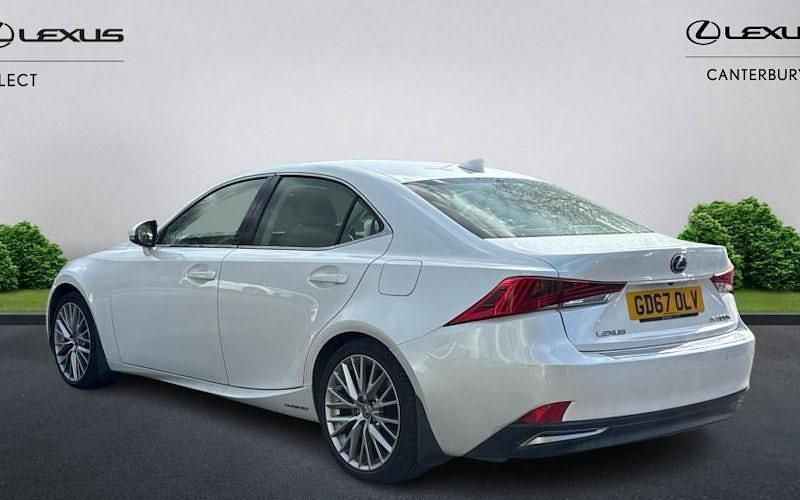 Used Lexus IS300h 223 HP (164 kW) 2018 Sedan