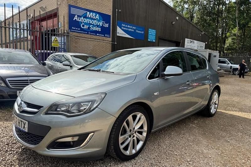 Silver Used 2013 Vauxhall Astra SRi Hatchback | £2,295 (Good price) - Image 1/1
