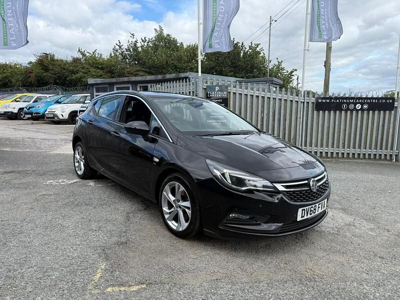 Black Used 2018 Vauxhall Astra SRi Hatchback | £5,495 (Fair price) - Image 1/4