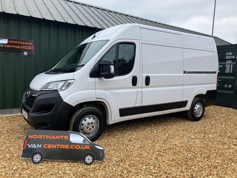 White Used 2022 Vauxhall Movano Van | £17,000 (Good price) - Image 1/4