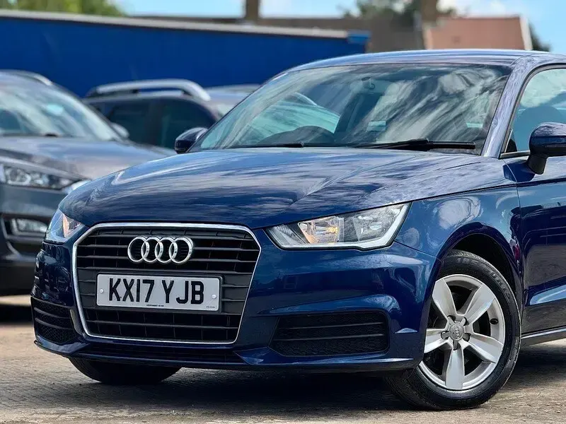 Used Audi A1 Design 116 HP (85 kW) 2017 Blue Hatchback