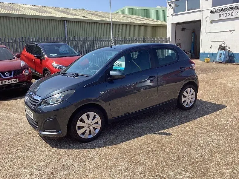 Used Peugeot 108 Active 68 HP (50 kW) 2014 Grey Hatchback