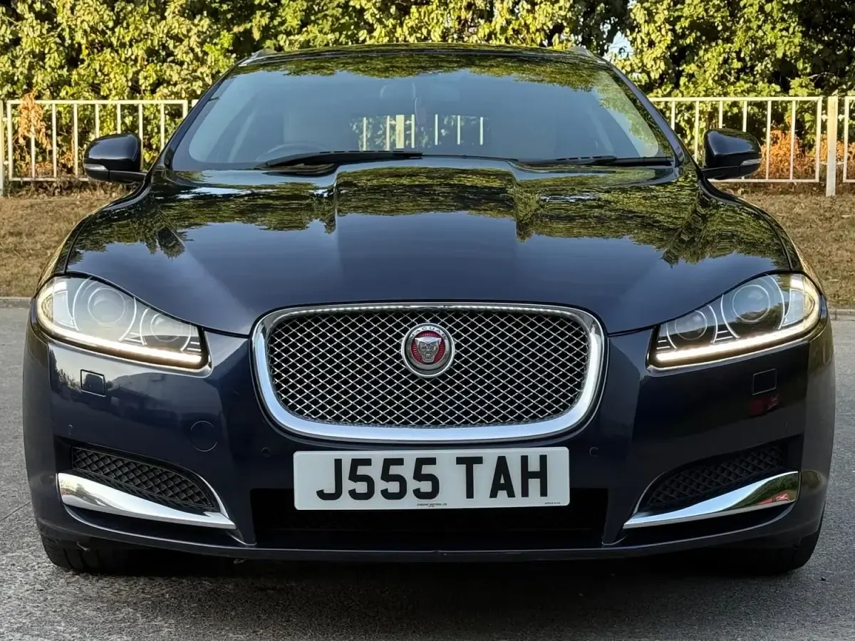 Used Jaguar XF Sportbrake Luxury 200 HP (147 kW) 2014 Blue Estate