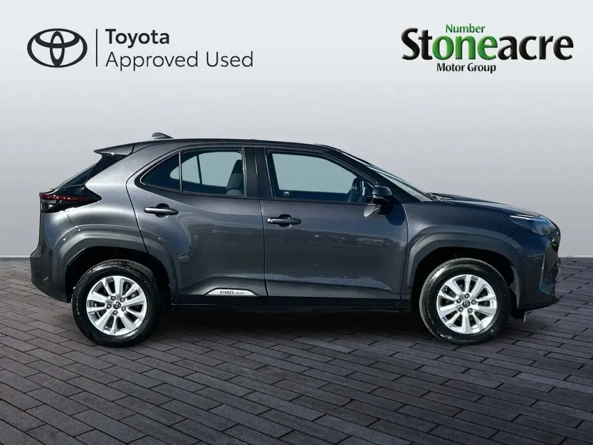 Used Toyota Yaris Hybrid 116 HP (85 kW) 2023 Grey Hatchback
