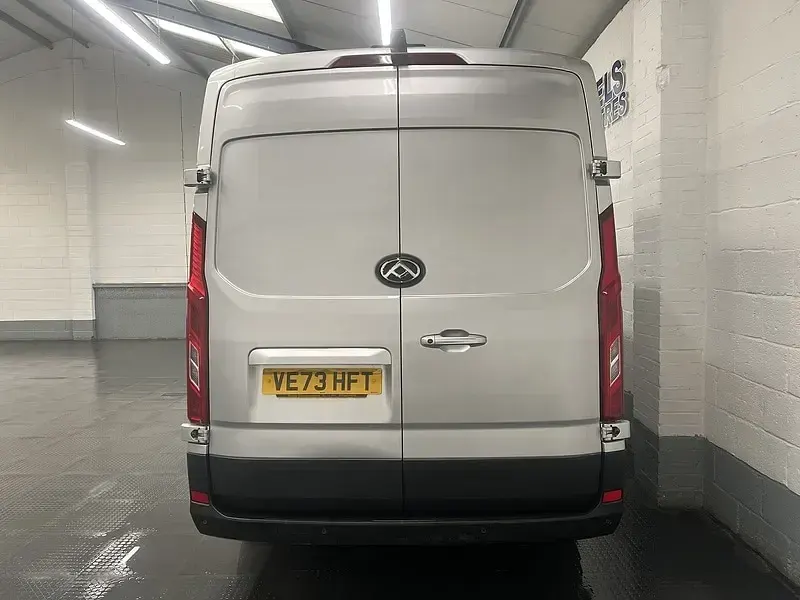 Used Maxus V90 161 HP (118 kW) 2024 Silver Van