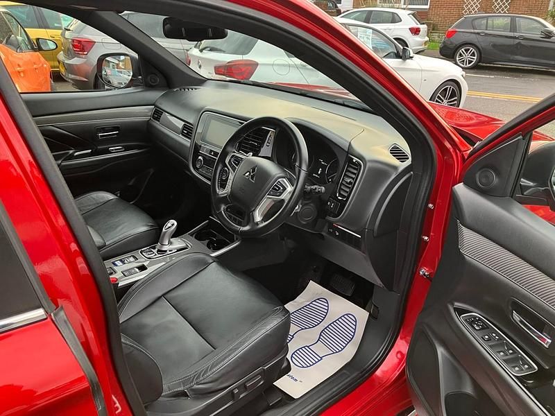 Used Mitsubishi Outlander P-HEV 2019 Red Estate